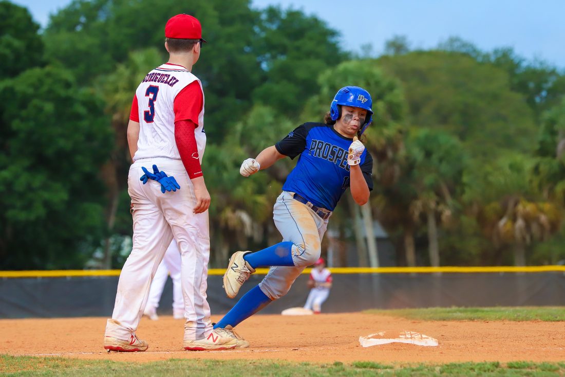 High school baseball game action — Tampa Bay