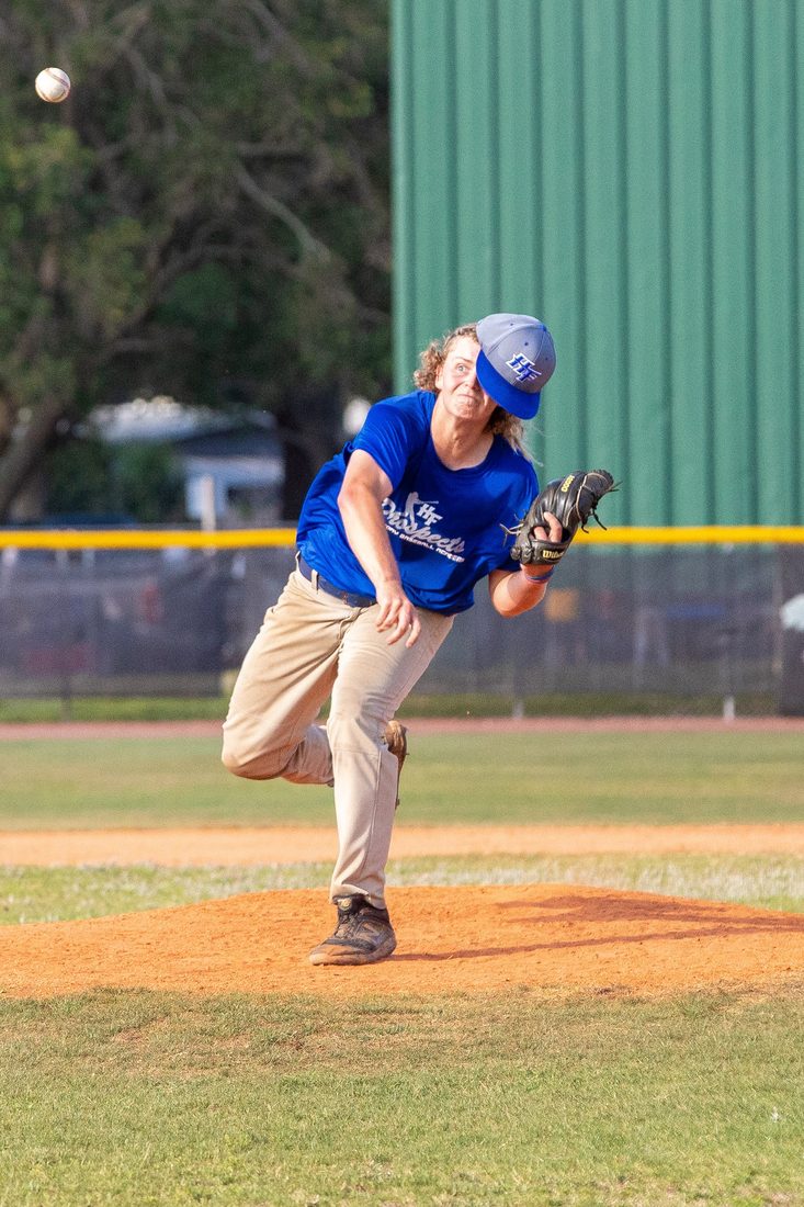 High school baseball game action — Tampa Bay