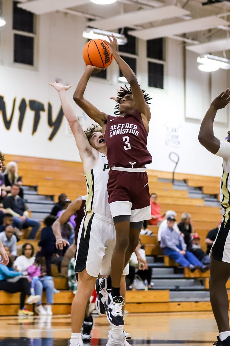 High school basketball game action — Tampa Bay