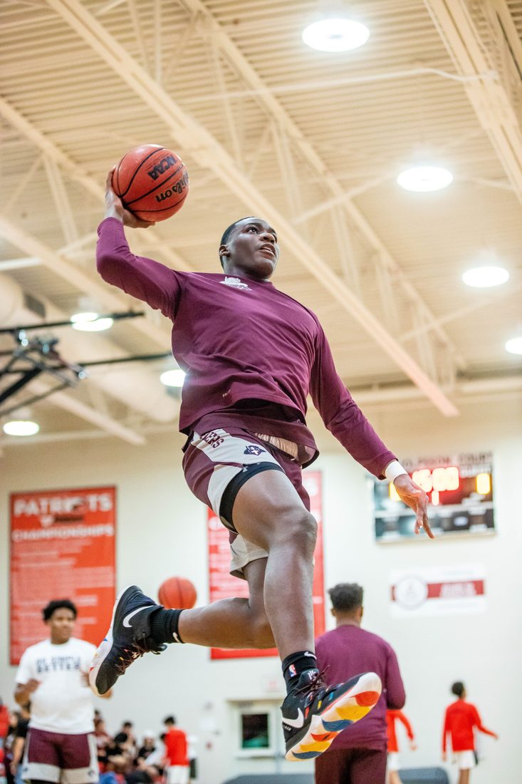 High school basketball game action — Tampa Bay