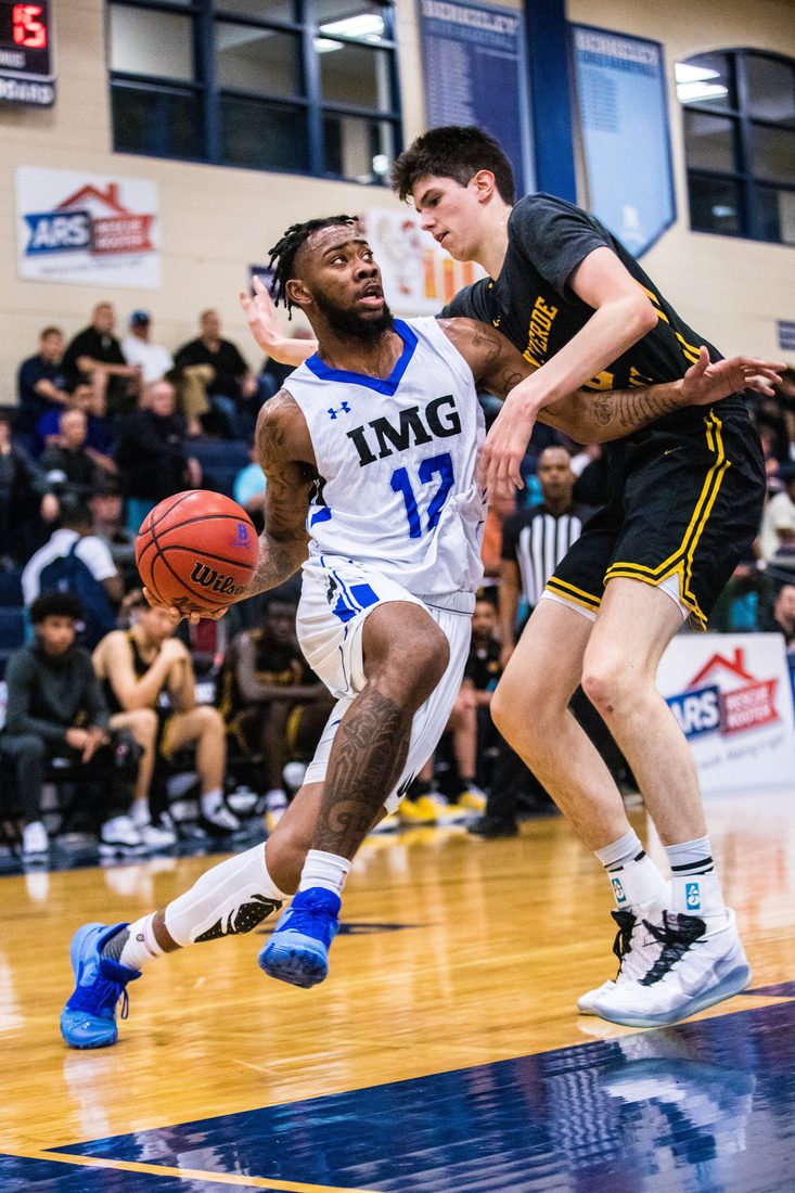 High school basketball game action — Tampa Bay