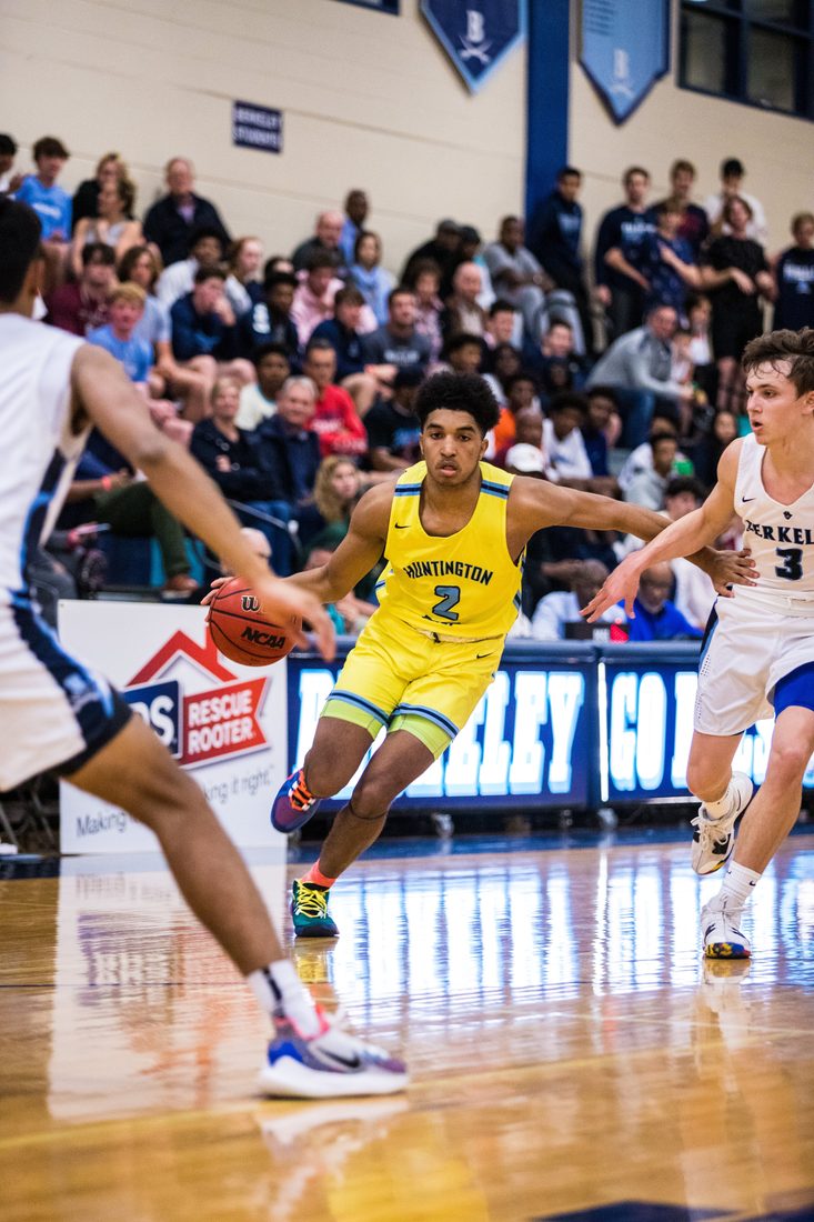 High school basketball game action — Tampa Bay