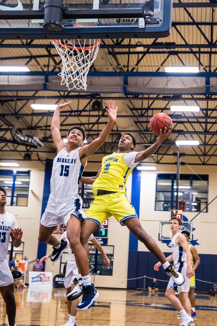 High school basketball game action — Tampa Bay