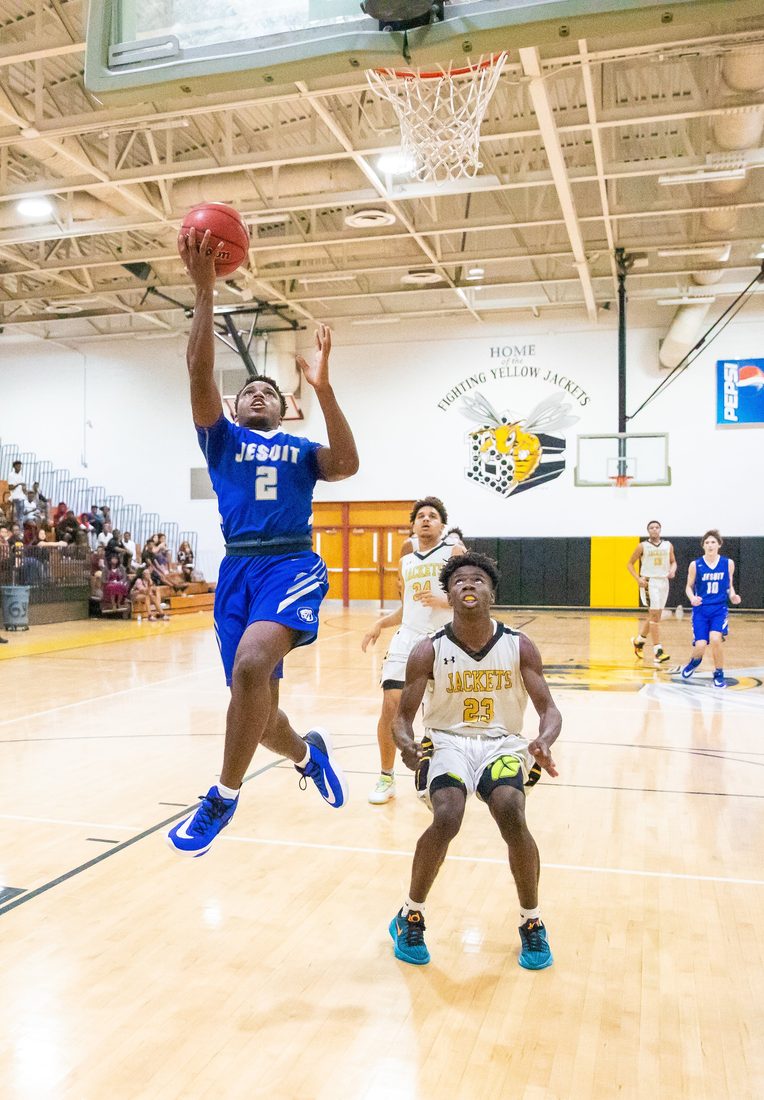 High school basketball game action — Tampa Bay