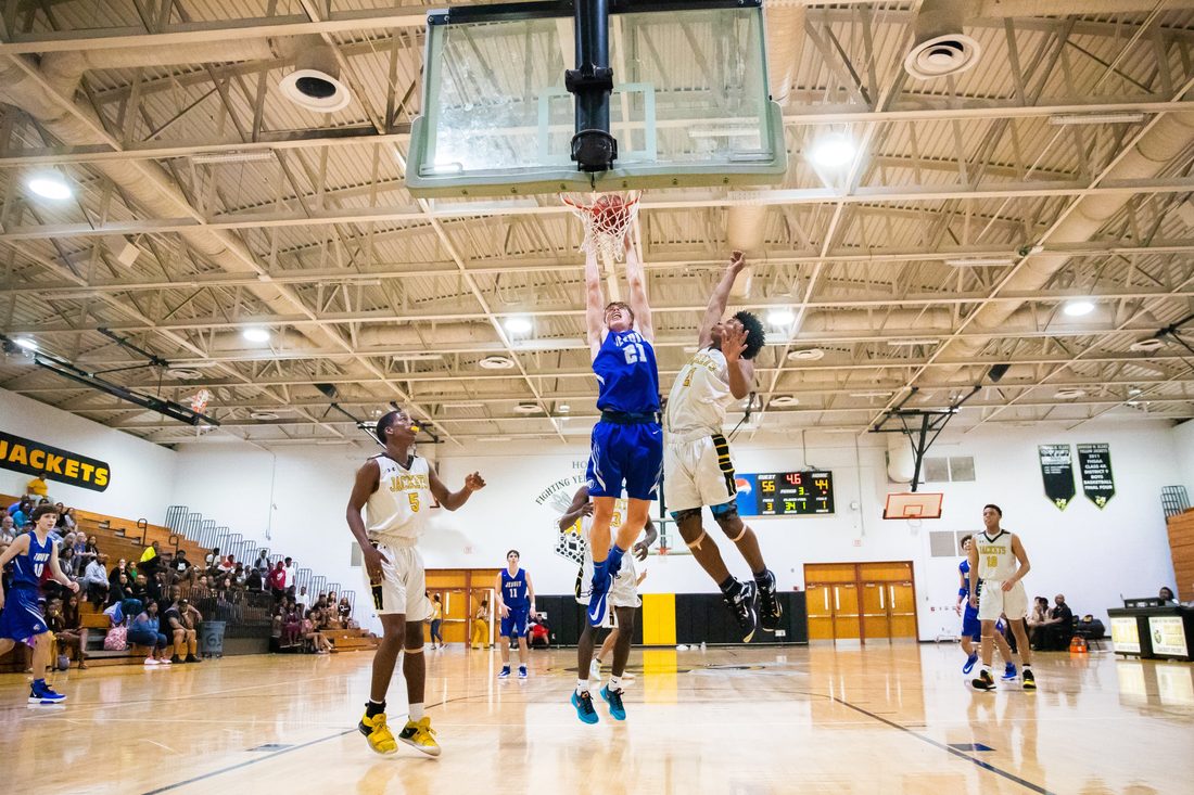High school basketball game action — Tampa Bay