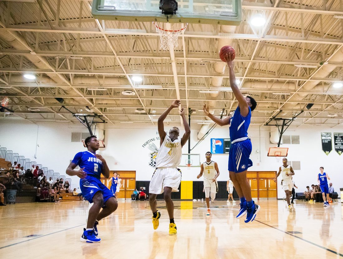 High school basketball game action — Tampa Bay