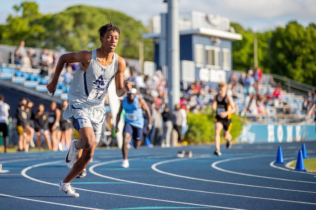 High school track and field action — Tampa Bay